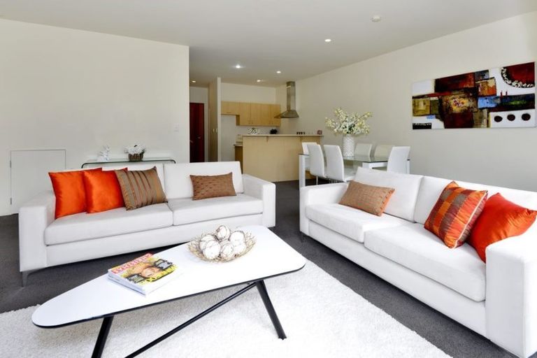 Photo of property in 23/11 The Avenue, Albany, Auckland, 0632