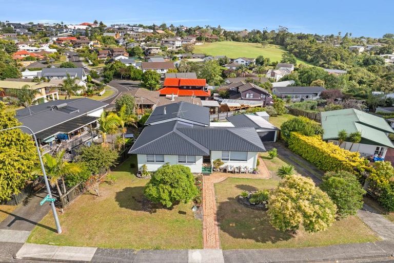 Photo of property in 32 Kirby Street, Glendene, Auckland, 0602