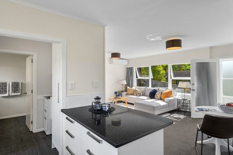 Photo of property in 6a Tallington Crescent, Torbay, Auckland, 0630