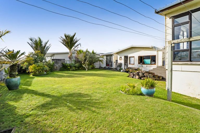 Photo of property in 27 Fitzroy Road, Fitzroy, New Plymouth, 4312