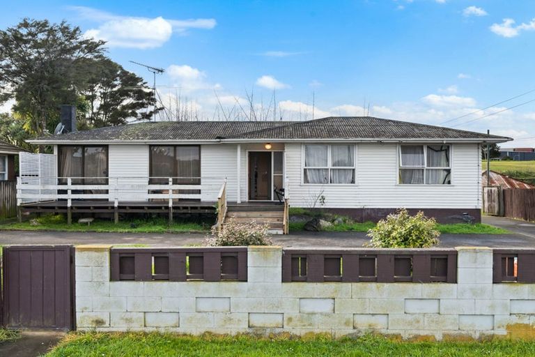 Photo of property in 39 Blake Road, Mangere East, Auckland, 2024