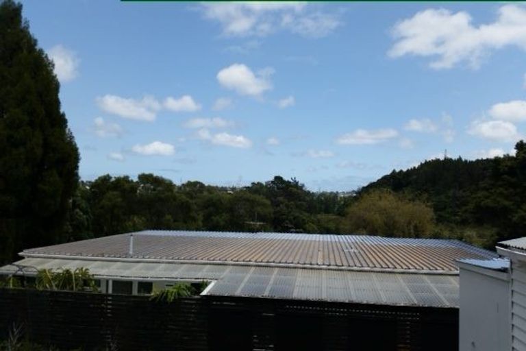 Photo of property in 13 Taioma Crescent, Te Atatu Peninsula, Auckland, 0610