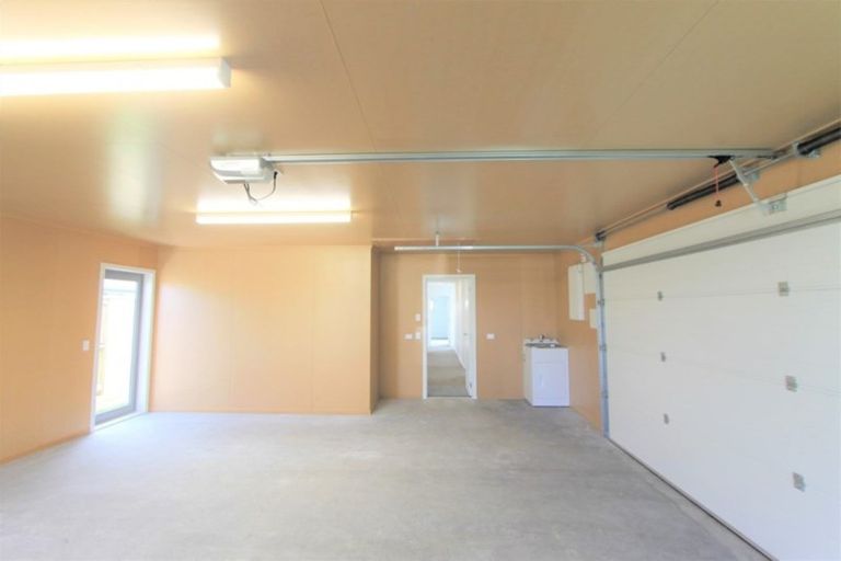 Photo of property in 41 Huka Heights Drive, Rangatira Park, Taupo, 3330
