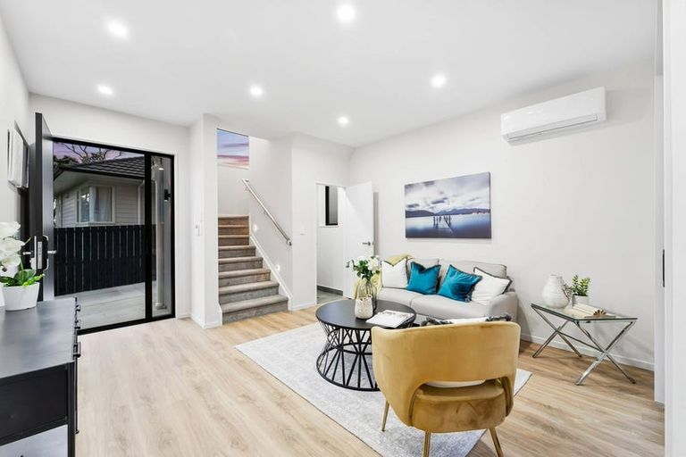 Photo of property in 6/33 Colwill Road, Massey, Auckland, 0614