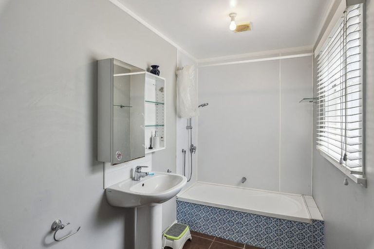 Photo of property in 116 Seaview Road, Paraparaumu Beach, Paraparaumu, 5032