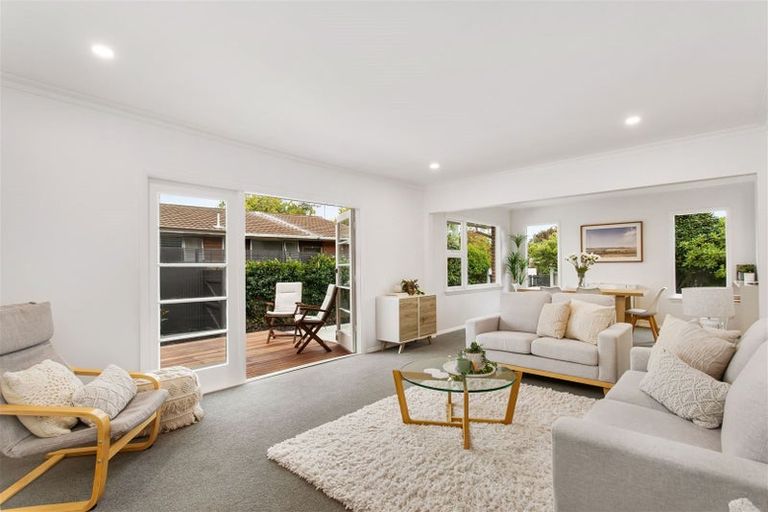 Photo of property in 121 Blighs Road, Papanui, Christchurch, 8053