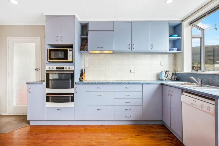 Photo of property in 95 Bell Street, Tawa, Wellington, 5028