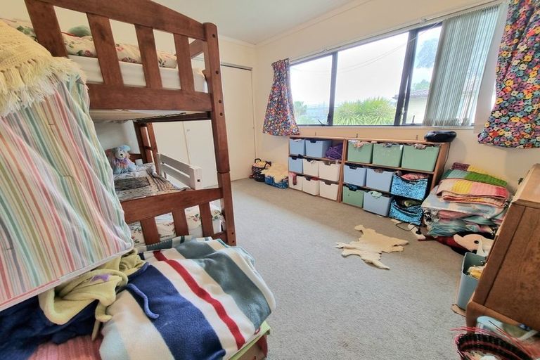 Photo of property in 3/21 Te Atatu Road, Te Atatu South, Auckland, 0610