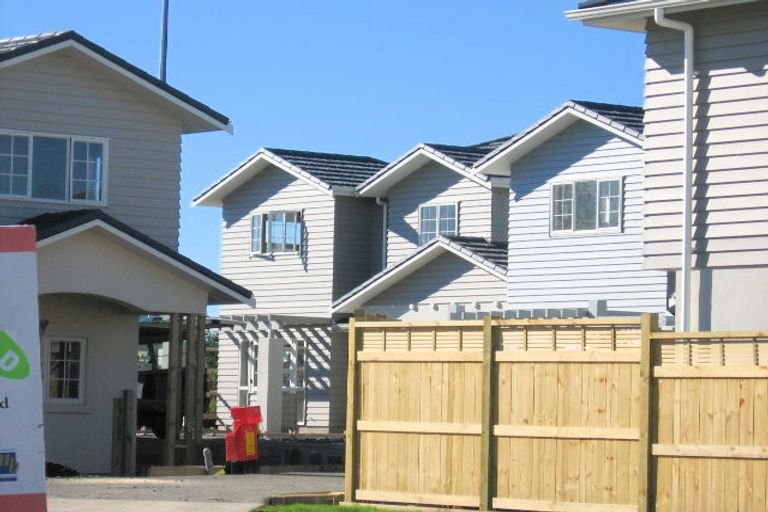 Photo of property in 36 Mulvaney Crescent, Henderson, Auckland, 0612