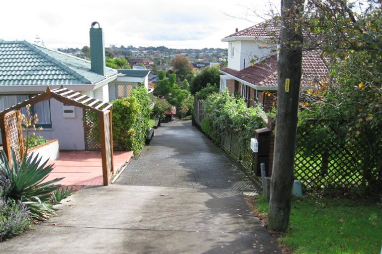 Photo of property in 8a View Road, Shelly Park, Auckland, 2014