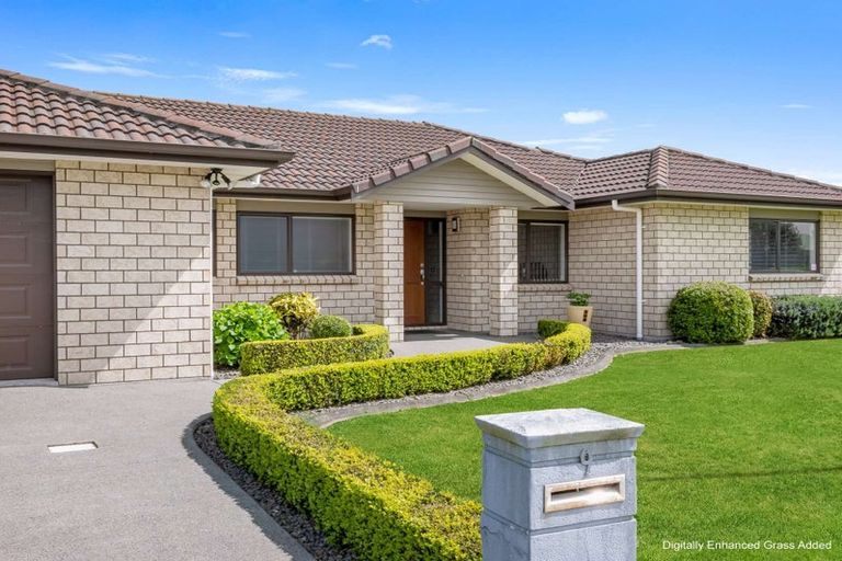 Photo of property in 9 Barry Curtis Place, Levin, 5510