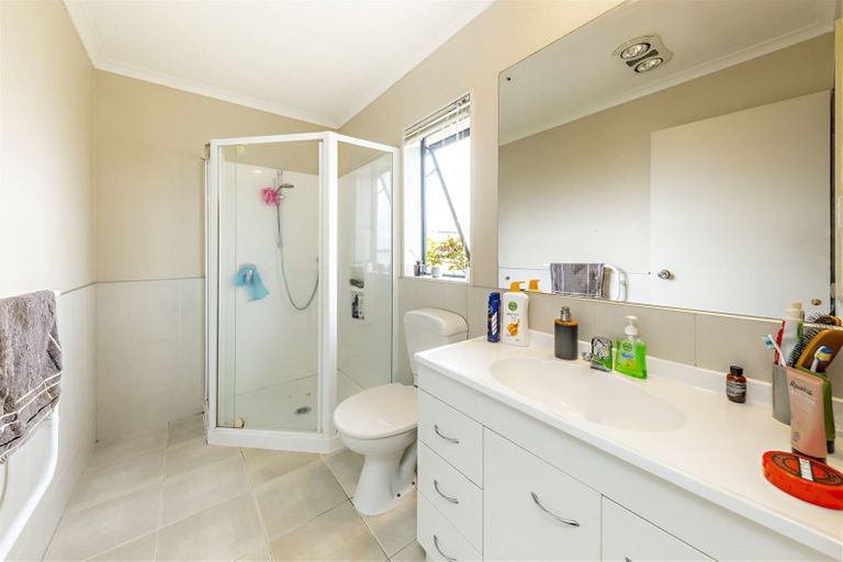 Photo of property in 9 Villino Place, Randwick Park, Auckland, 2105