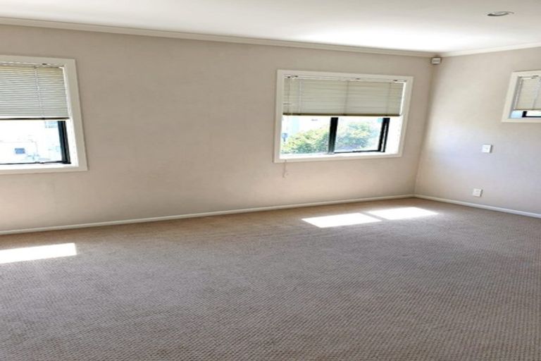 Photo of property in 102 Huntington Drive, Huntington Park, Auckland, 2013