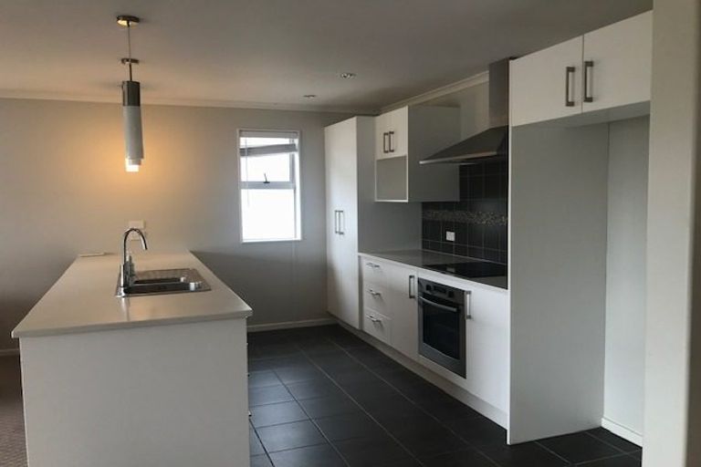 Photo of property in 11b Nimstedt Avenue, Oteha, Auckland, 0632