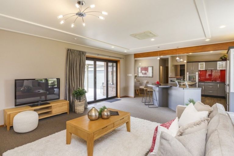 Photo of property in 37 East Street, Terrace End, Palmerston North, 4410