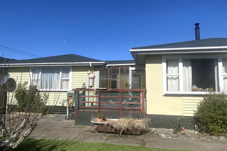 Photo of property in 12 Peel Street, Cobden, Greymouth, 7802