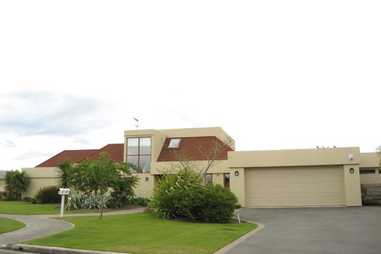 Photo of property in 35 Goodwood Close, Rangiora, 7400