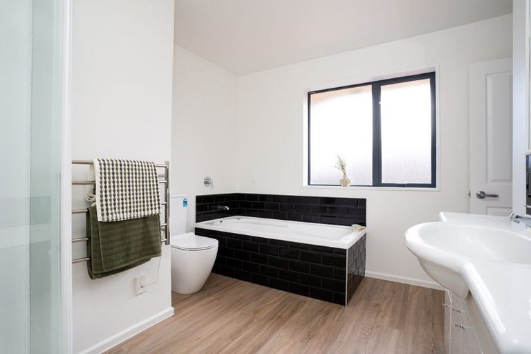 Photo of property in 18 Mollymawk Place, Woolston, Christchurch, 8023