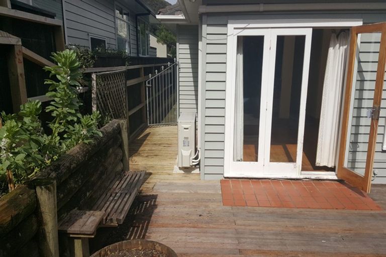 Photo of property in 8 Hinau Street, Eastbourne, Lower Hutt, 5013