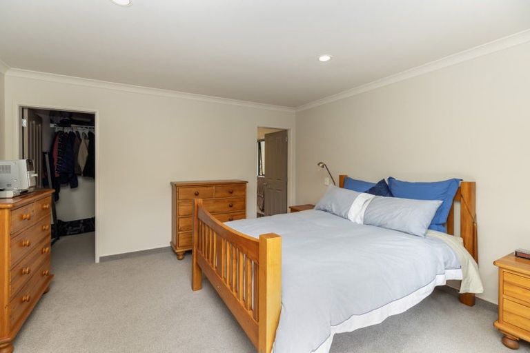 Photo of property in 33 Gandalf Crescent, Paraparaumu, 5032