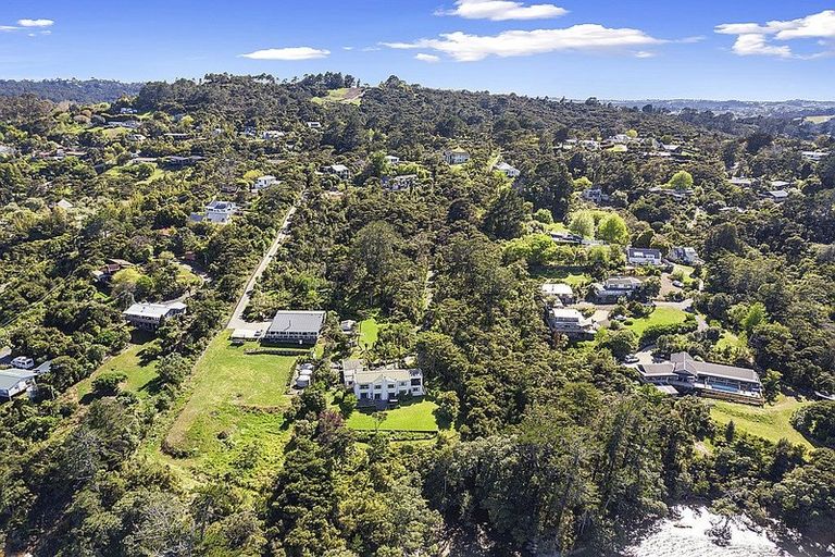 Photo of property in 7 Chatham Avenue, Paremoremo, Auckland, 0632