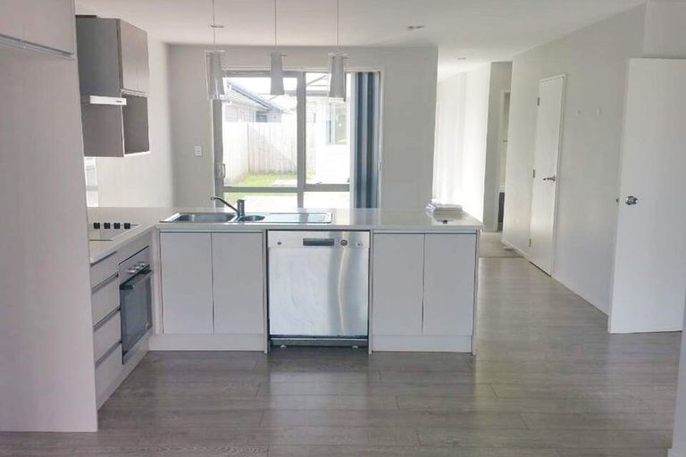 Photo of property in 12 Moho Lane, Takanini, 2112