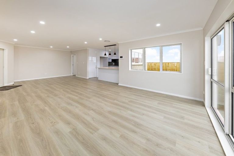 Photo of property in 18 Te Aramanu Crescent, Papakura, 2110