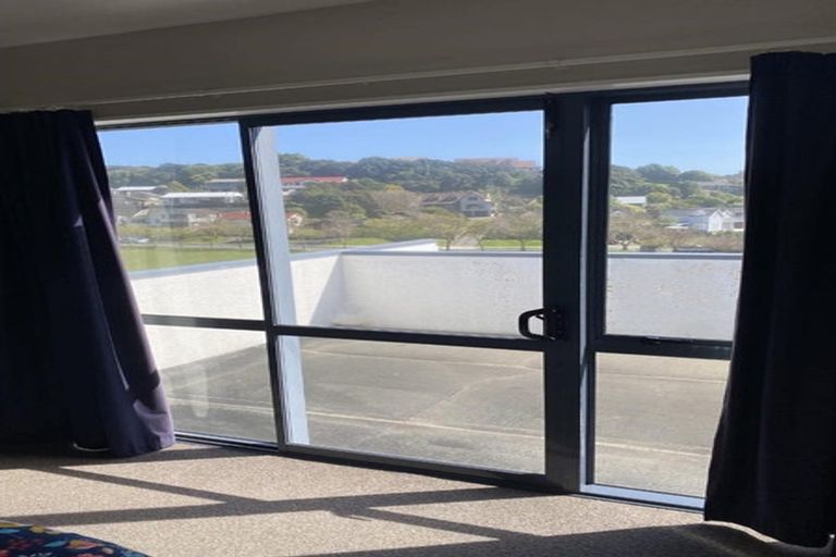 Photo of property in 74 Samwell Drive, Whitby, Porirua, 5024