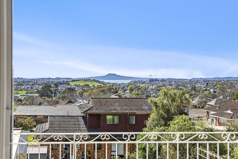 Photo of property in 73 Bradbury Road, Botany Downs, Auckland, 2010