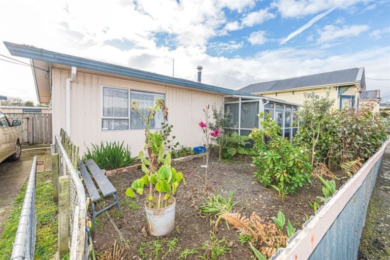 Photo of property in 64 Tawa Street, Gonville, Whanganui, 4501