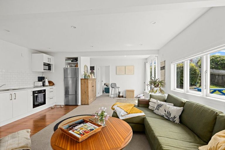 Photo of property in 14 Hythe Terrace, Mairangi Bay, Auckland, 0630