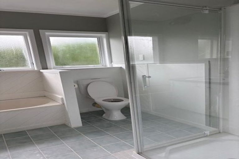 Photo of property in 3 Mackwood Place, Birkdale, Auckland, 0626