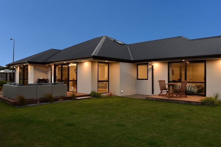 Photo of property in 4 Wairepo Close, Rangiora, 7400