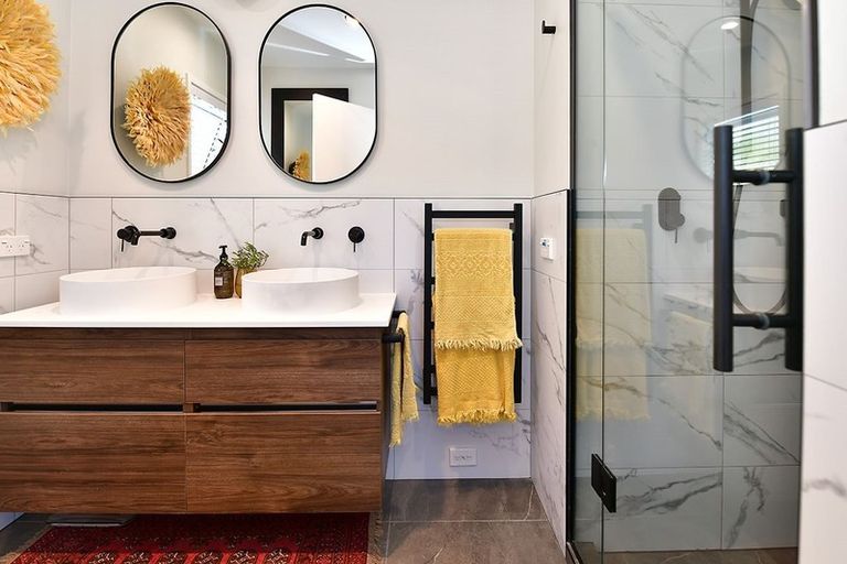 Photo of property in 23a Penguin Drive, Murrays Bay, Auckland, 0630