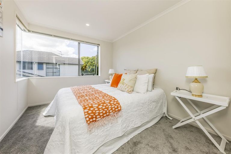 Photo of property in 37 The Track, Takanini, 2112