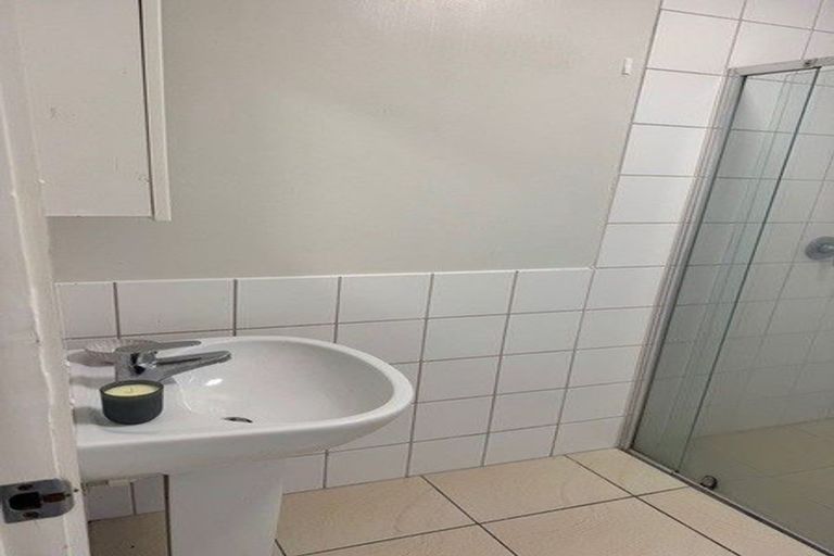 Photo of property in 4/4 Meadow Street, Mount Wellington, Auckland, 1062