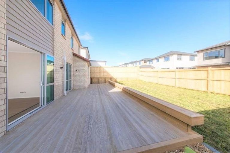 Photo of property in 9 Tinaku Road, Flat Bush, Auckland, 2019