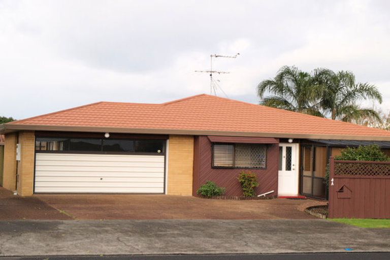 Photo of property in 1/4 Golfland Drive, Golflands, Auckland, 2013
