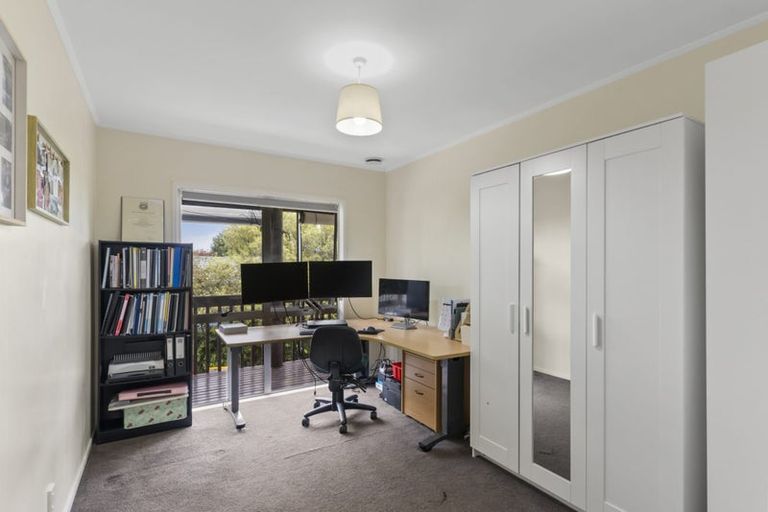 Photo of property in 7 Kingussie Place, Highland Park, Auckland, 2010