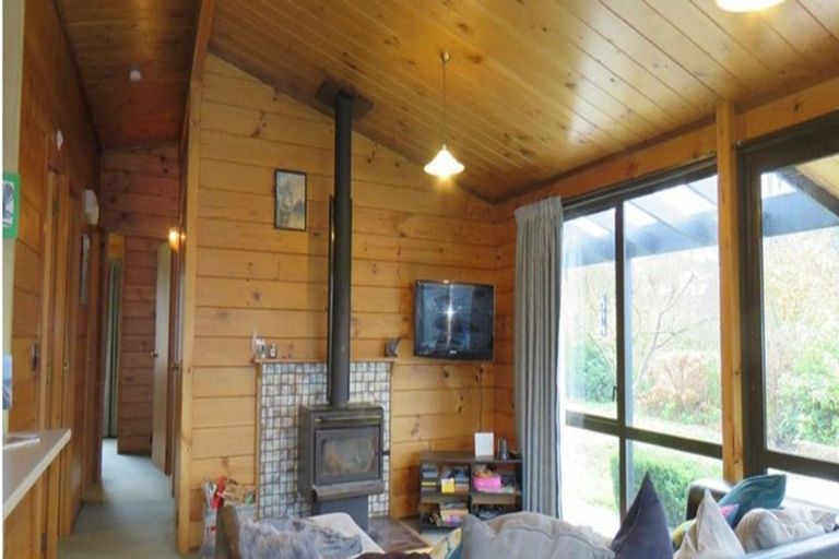 Photo of property in 50 Mckenzie Street, Geraldine, 7930