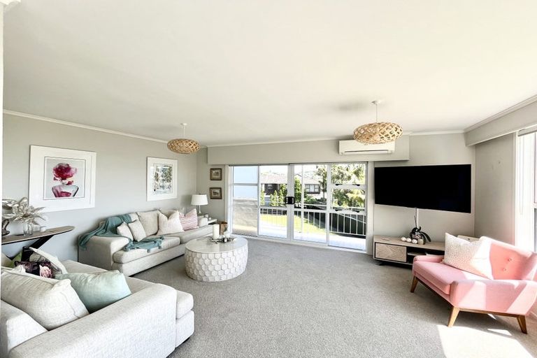 Photo of property in 3/35 Rangitoto Terrace, Milford, Auckland, 0620