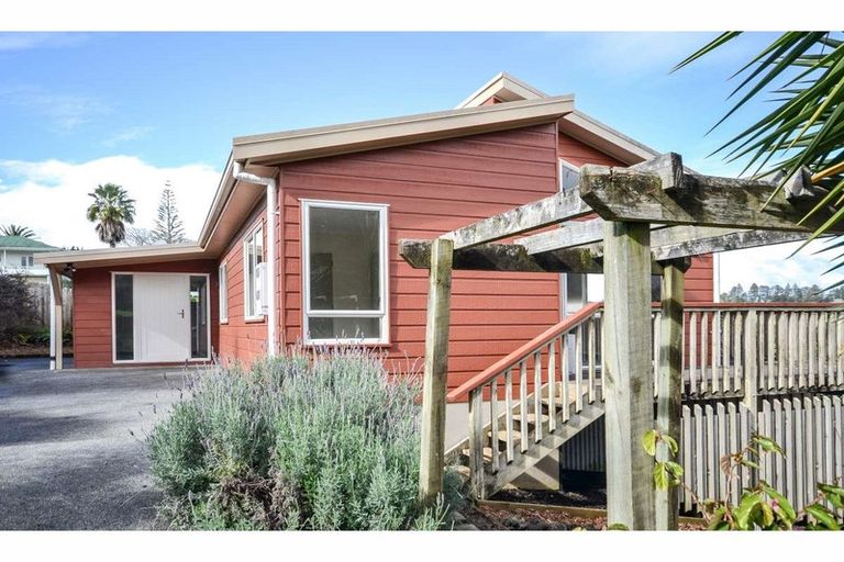 Photo of property in 32a Kemp Road, Kerikeri, 0230