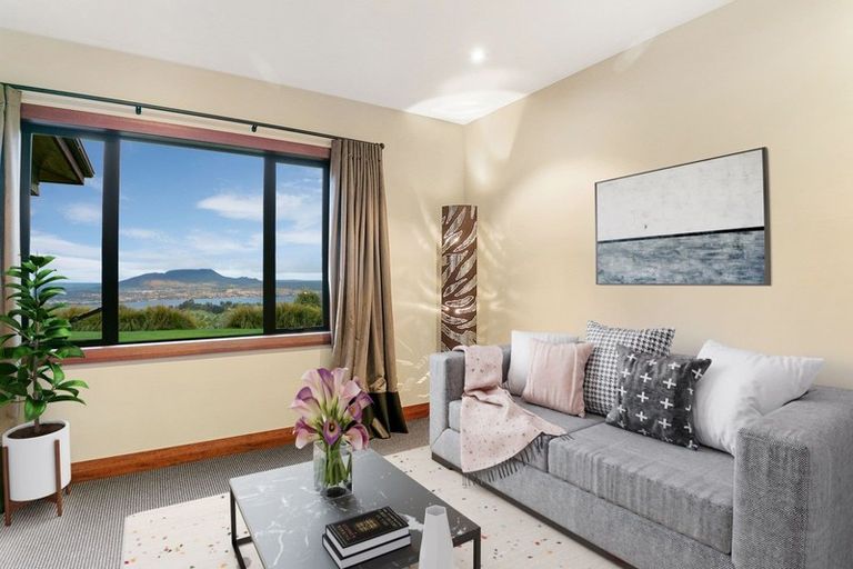 Photo of property in 121 Highland Drive, Acacia Bay, Taupo, 3385
