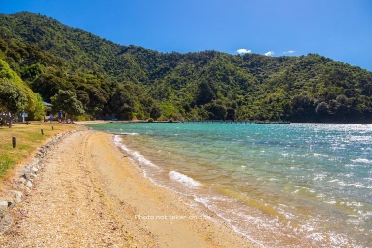 Photo of property in 2323 Queen Charlotte Drive, Ngakuta Bay, Picton, 7281