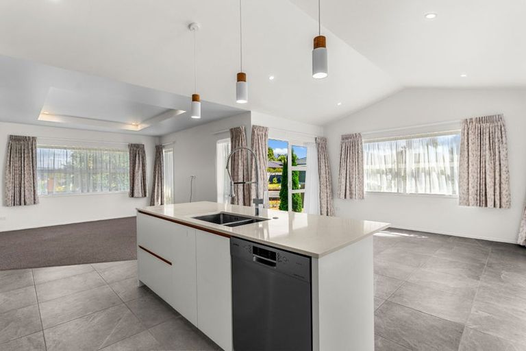 Photo of property in 1 Kermadec Crescent, Waipu, 0510