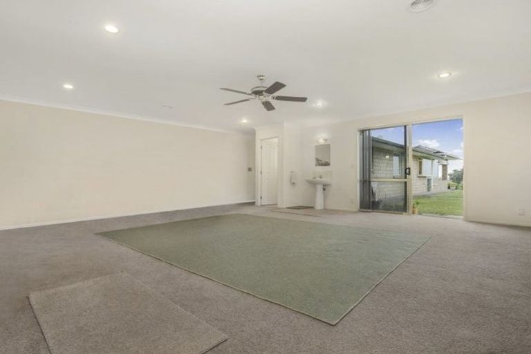 Photo of property in 167 Polo Prince Drive, Alfriston, Auckland, 2105