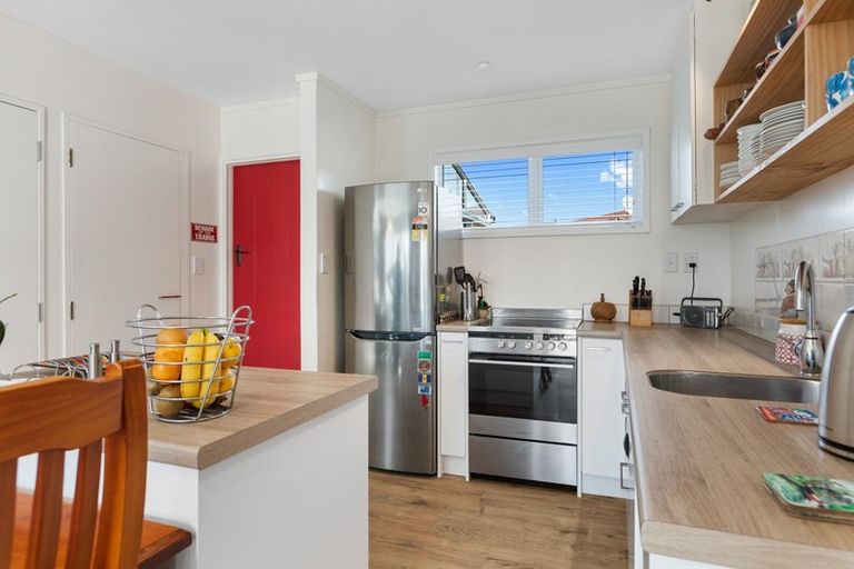 Photo of property in 16b Beauchamp Street, Tawa, Wellington, 5028