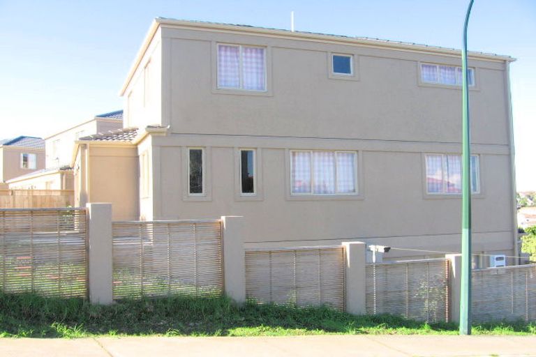 Photo of property in 8a Belle Verde Drive, Sunnynook, Auckland, 0630