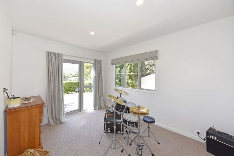 Photo of property in 2 Challenger Lane, Redcliffs, Christchurch, 8081