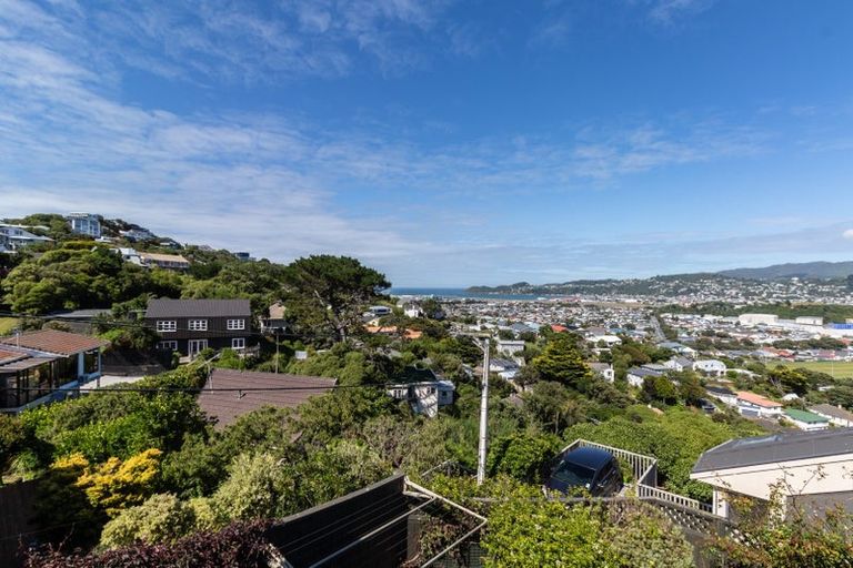 Photo of property in 131 Seatoun Heights Road, Miramar, Wellington, 6022